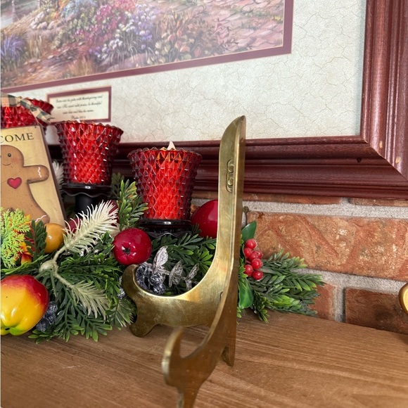 Vintage 1972 Heavy Brass Elegant Gold Display Stand - Picture 3 of 6